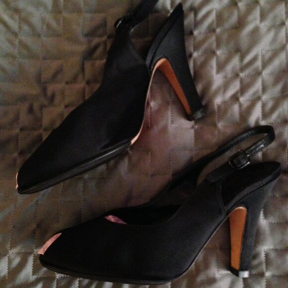 NWOB - Black Satin Peep Toe Pumps by Marni - Picture 6 of 12